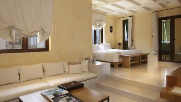 Valley view | Free minibar, in-room safe, desk, free cribs/infant beds