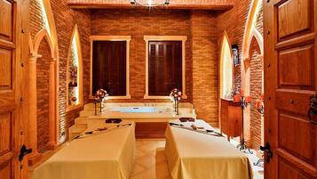 Bain à remous, hammam, soins corporels, soins d'aromathérapie