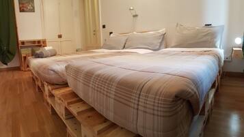 Traditional Room, 1 Bedroom, City View | Premium bedding, memory foam beds, individually decorated
