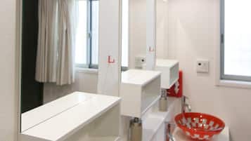 Hair dryer, bidet, towels, shampoo