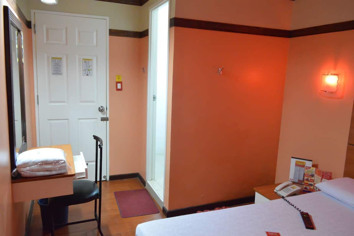 デスク、WiFi (無料)