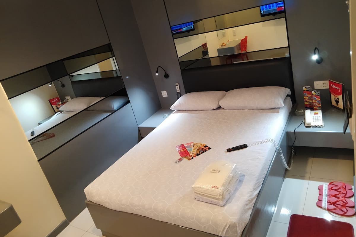 Executive Room | Desk, free WiFi