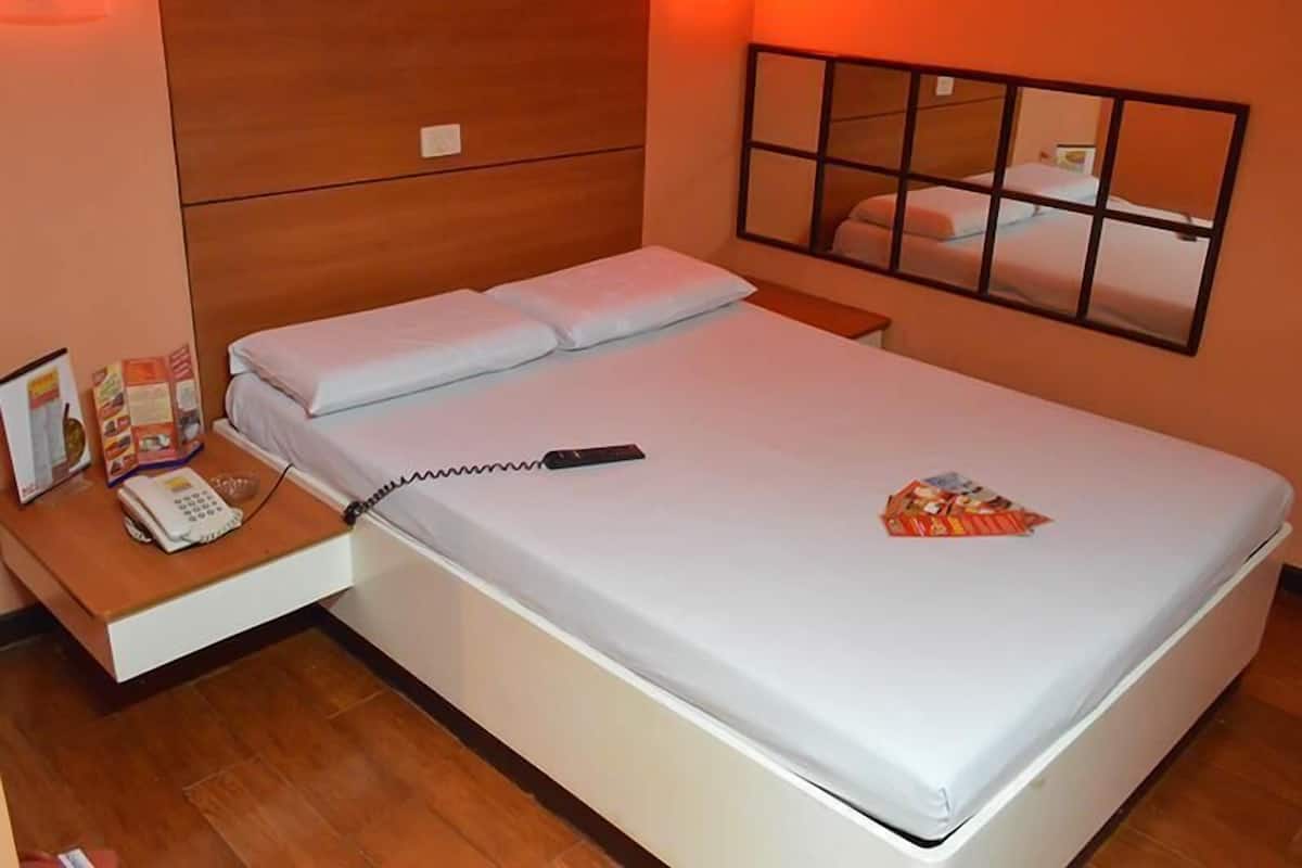 デスク、WiFi (無料)