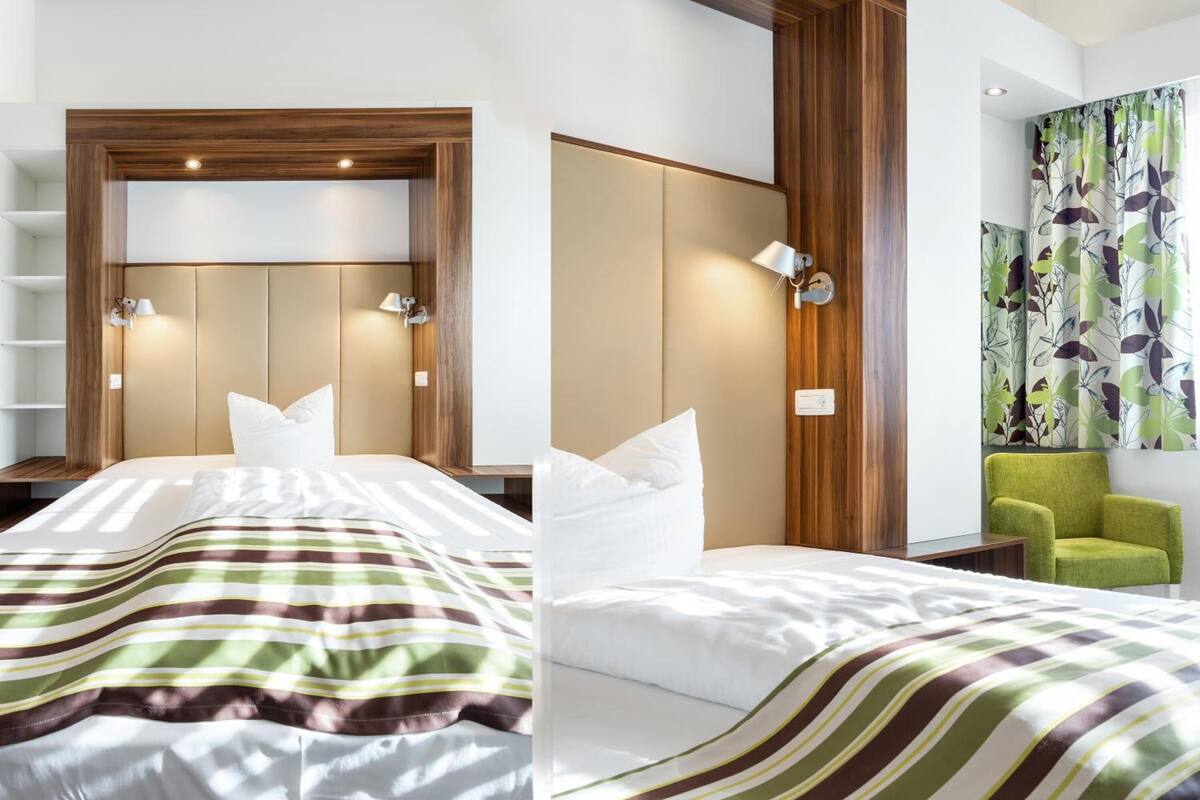 hypo-allergenic bedding, in-room safe, desk, laptop workspace