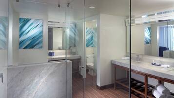 Junior Suite, 1 Bedroom | Bathroom | Shower, free toiletries, hair dryer, towels