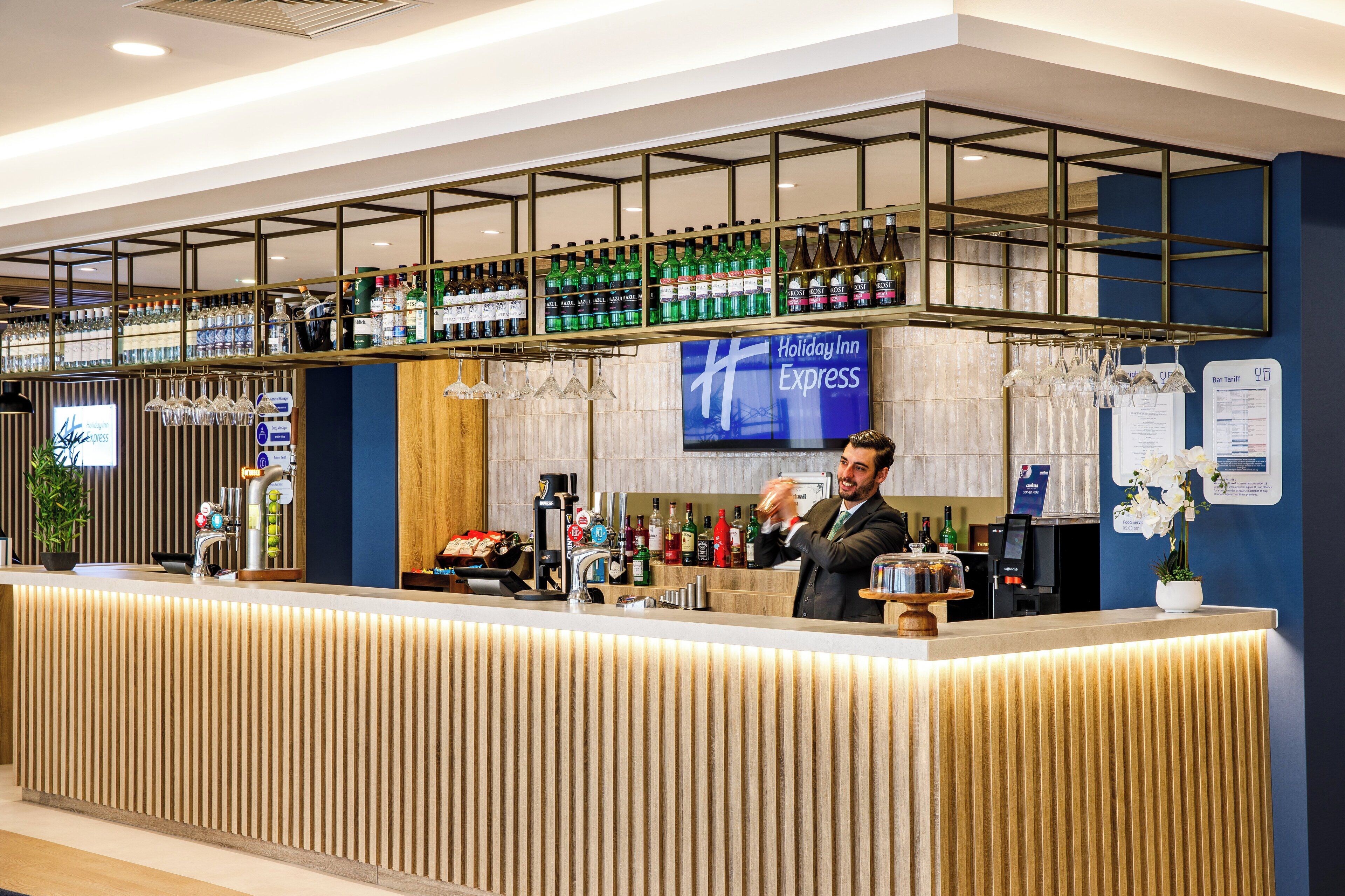 Photo - Holiday Inn Express London - ExCel by IHG