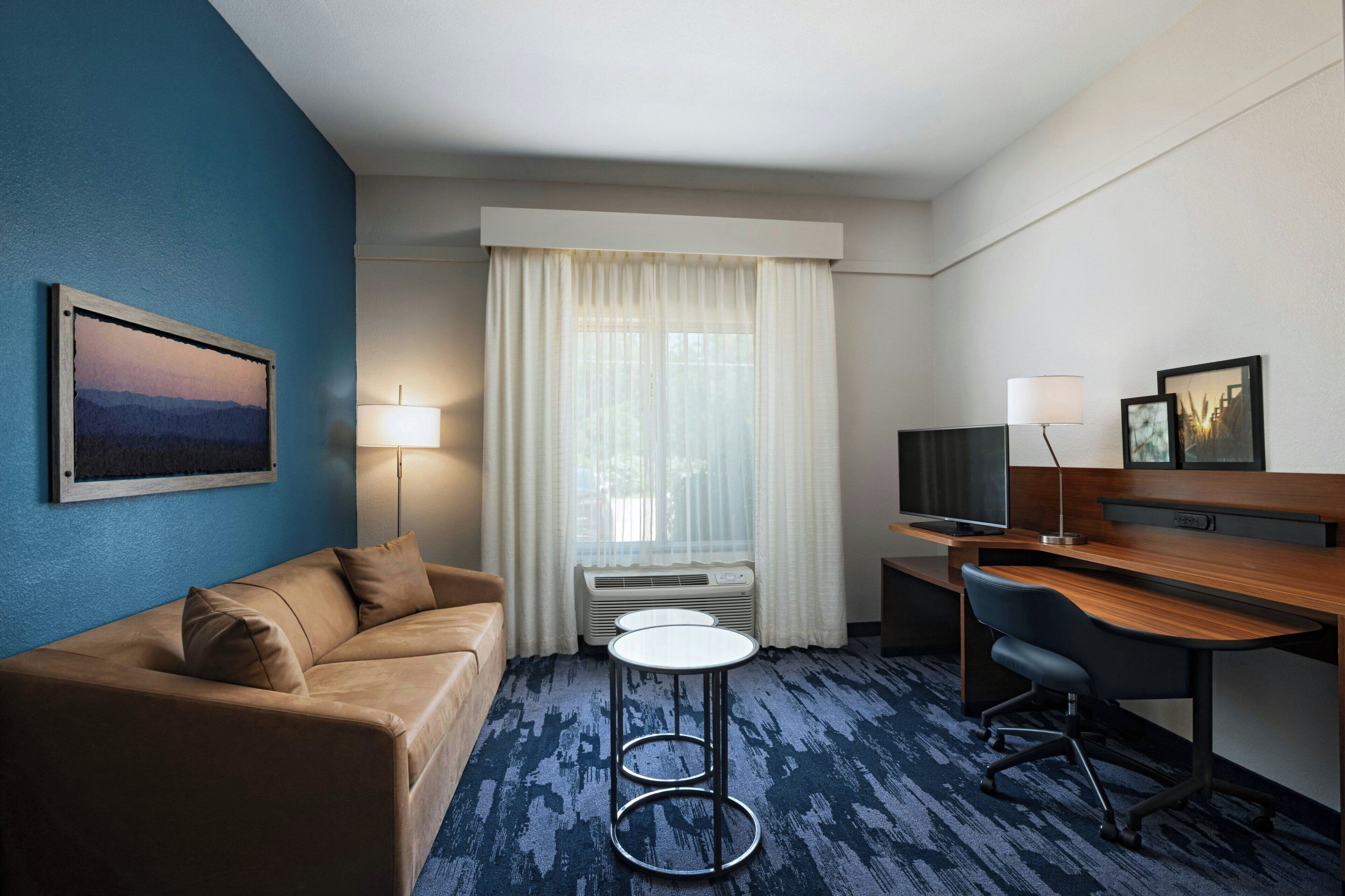 32-inch lcd tv with cable channels, tv, pay films