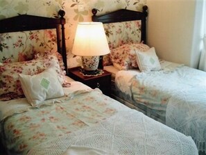 Twin Room, Ensuite - Emerald Guest House (Edinburgh)