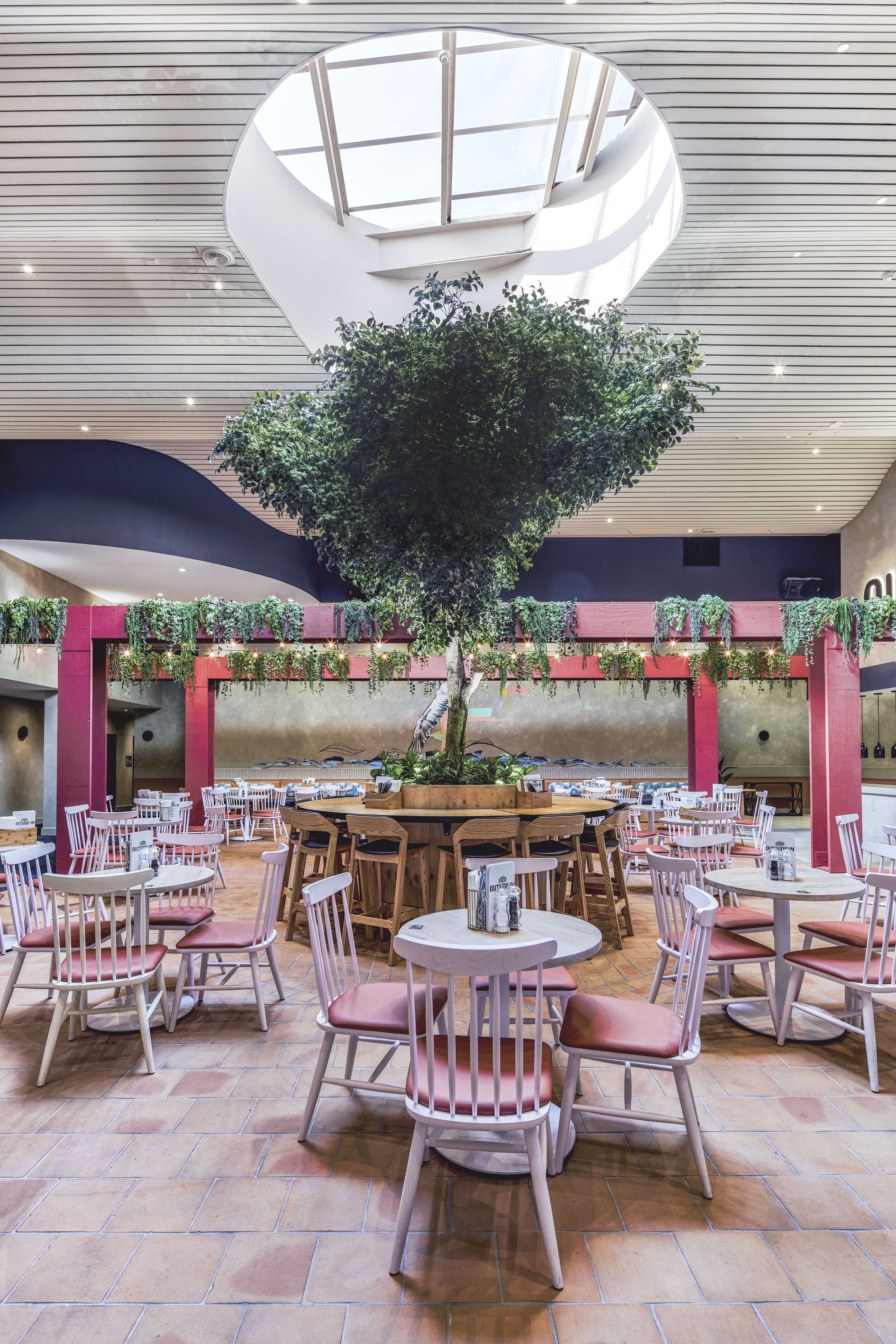 3 restaurants, local and international cuisine