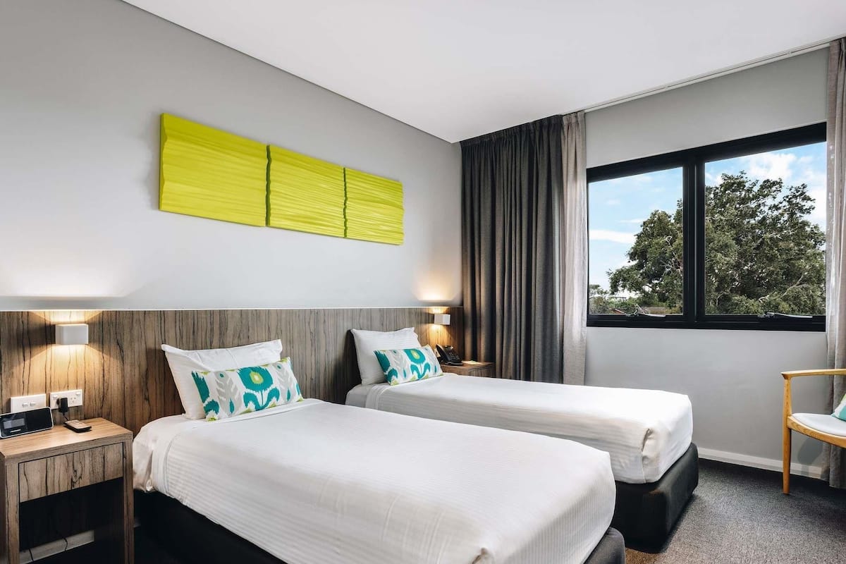 Standard Room, 2 Twin Beds | Premium bedding, in-room safe, desk, soundproofing