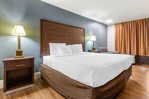 Desk, laptop workspace, blackout drapes, free WiFi - Econo Lodge Rock Hill Northeast (Rock Hill)