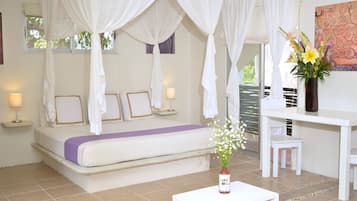 Suite, 1 Katil Raja (King) dengan Katil Sofa, Balcony | 1 bilik tidur, meja, langsir/tirai gelap terus, Wi-fi percuma