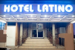 Porch - Hotel Latino (Panama City)