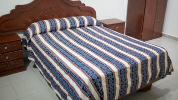 In-room safe, free WiFi, bed sheets