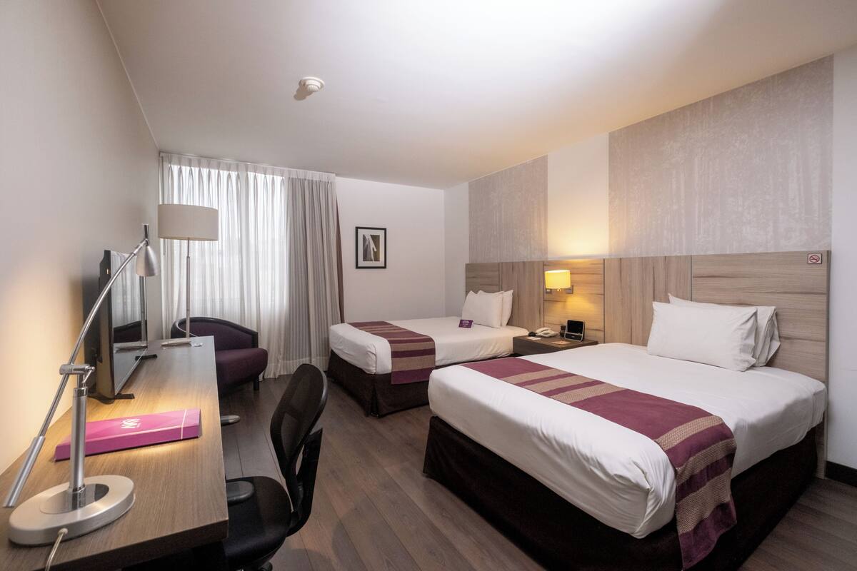 Premium Twin Room | Minibar, in-room safe, desk, soundproofing