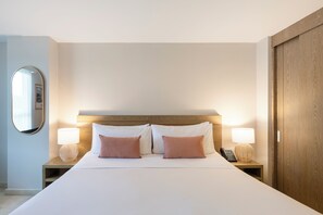 Colchones Select Comfort, minibar y caja de seguridad en la habitación 