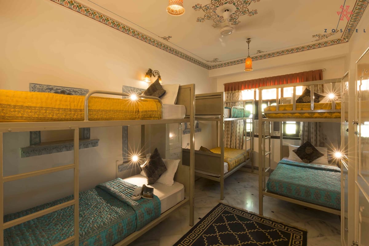 Dormitorio compartido Deluxe, dormitorio mixto | Wifi gratis y ropa de cama