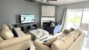 Economy House | Iron/ironing board, free WiFi