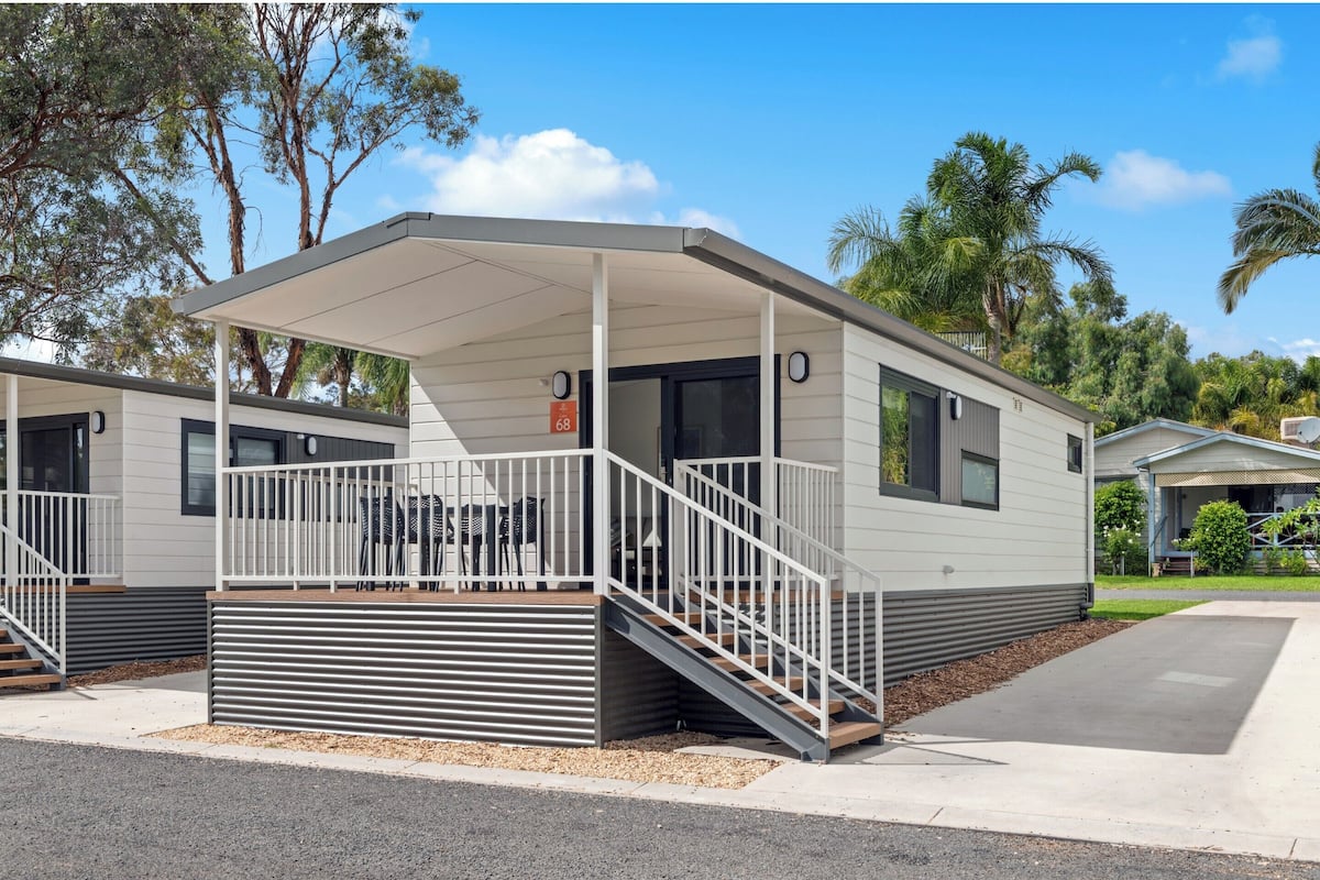 Superior 2 Bedroom Cabin - Sleeps 4 | Terrace/patio