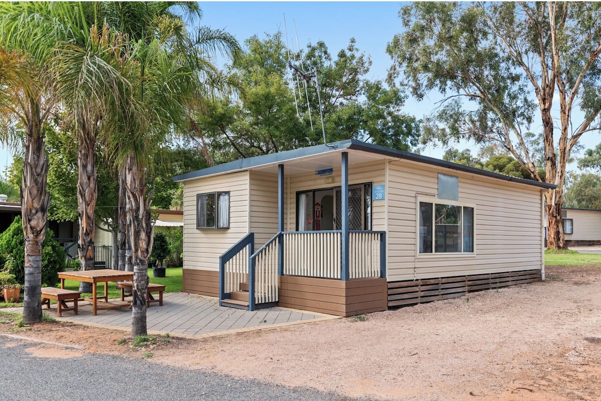 Standard 2 Bedroom Cabin - Pet Friendly | Terraço/pátio