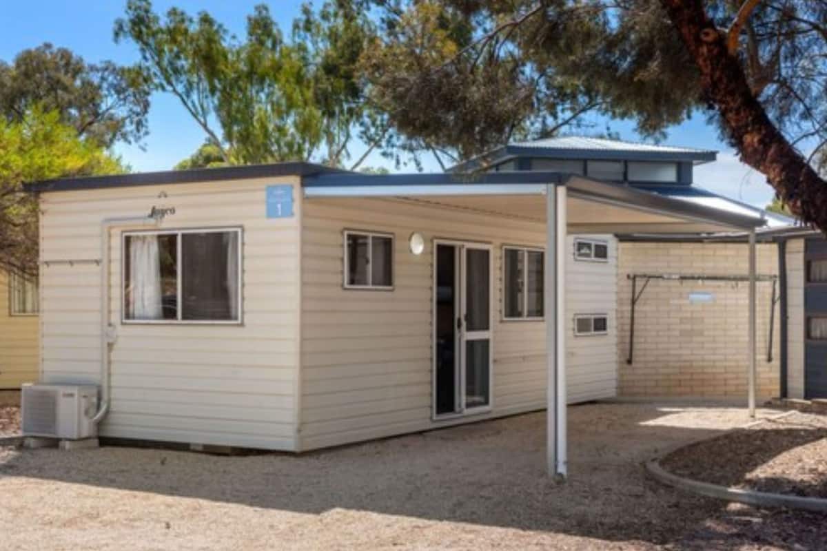 Økonomihytte (Studio, S6, (External Bathroom) | Wi-fi (inkludert) og sengetøy