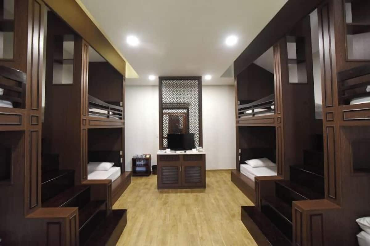 1 bedroom, minibar, in-room safe, blackout drapes