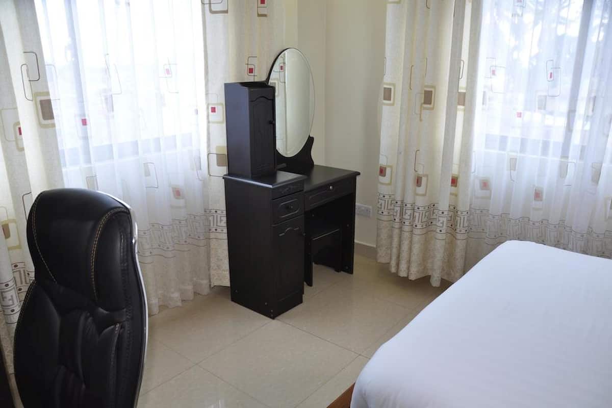 Deluxe Double Room, 1 Queen Bed, Non Smoking | Free WiFi, bed sheets