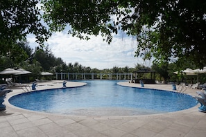 2 piscinas externas