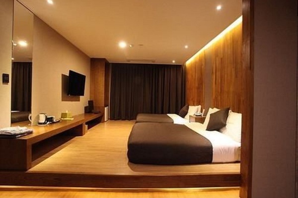 Deluxe Twin Room | Desk, free WiFi, bed sheets