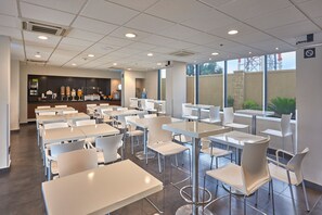 Desayuno buffet incluido todos los días 