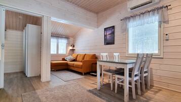 Superior Cottage | Living area | TV, fireplace