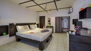 Standard Room, 1 King Bed, Ground Floor | In-room safe, blackout drapes, iron/ironing board (on request) - Love Hotel (Grand Case)