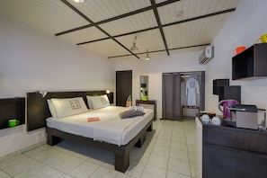 Chambre Standard, 1 très grand lit, rez-de-chaussée