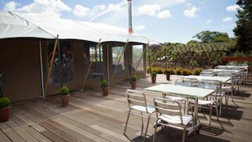 Déjeuner servi sur place