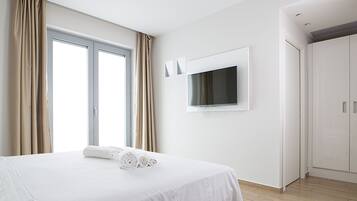 Camera doppia | Biancheria da letto ipoallergenica, minibar, una cassaforte in camera