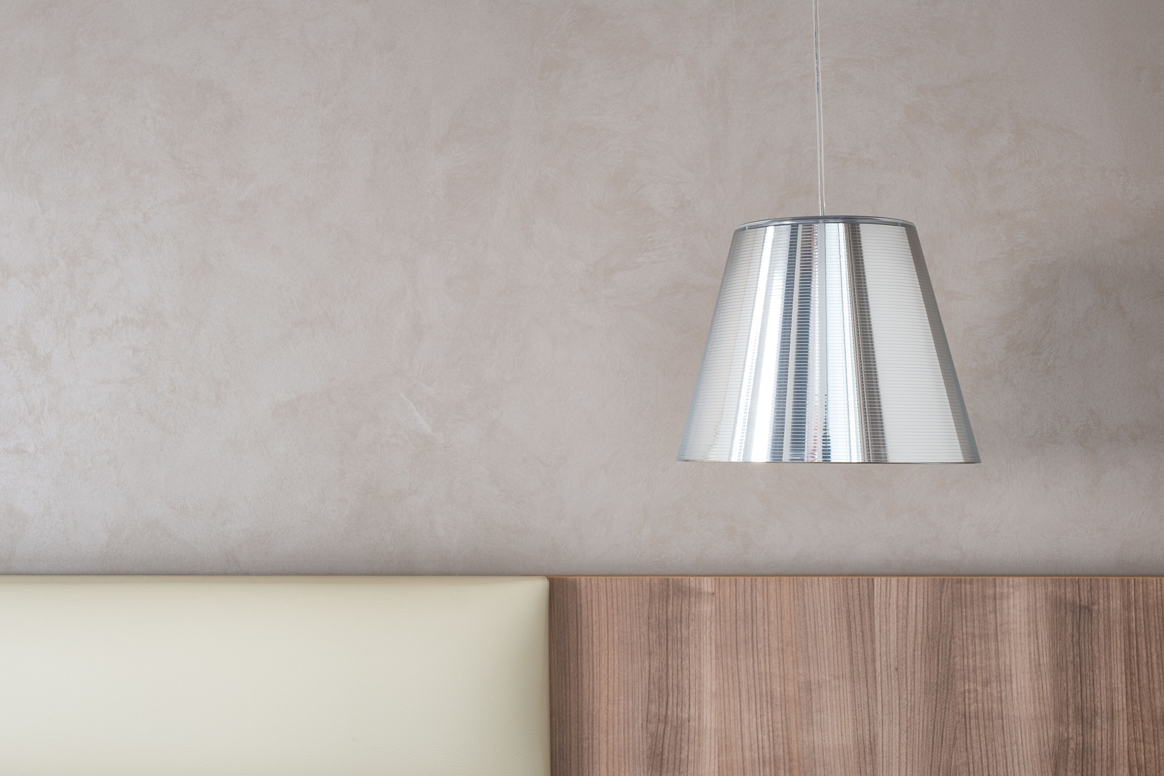 single room | hypo-allergenic bedding, minibar, in-room safe, desk