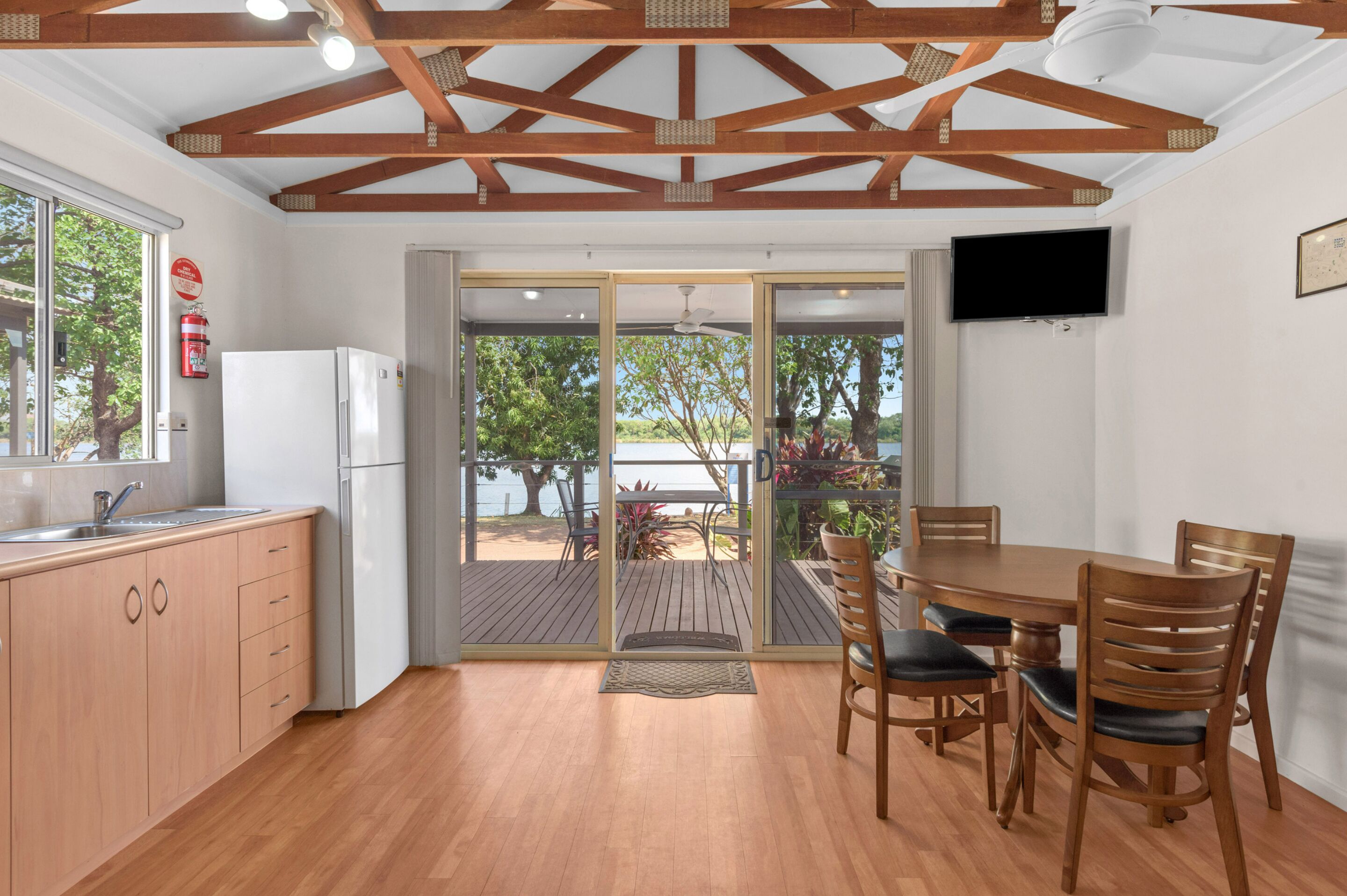 Télévision de 32 pouces avec chaînes numériques