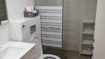 Shower, towels