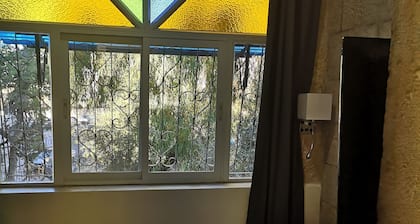 Allenby 2 Bed & Breakfast