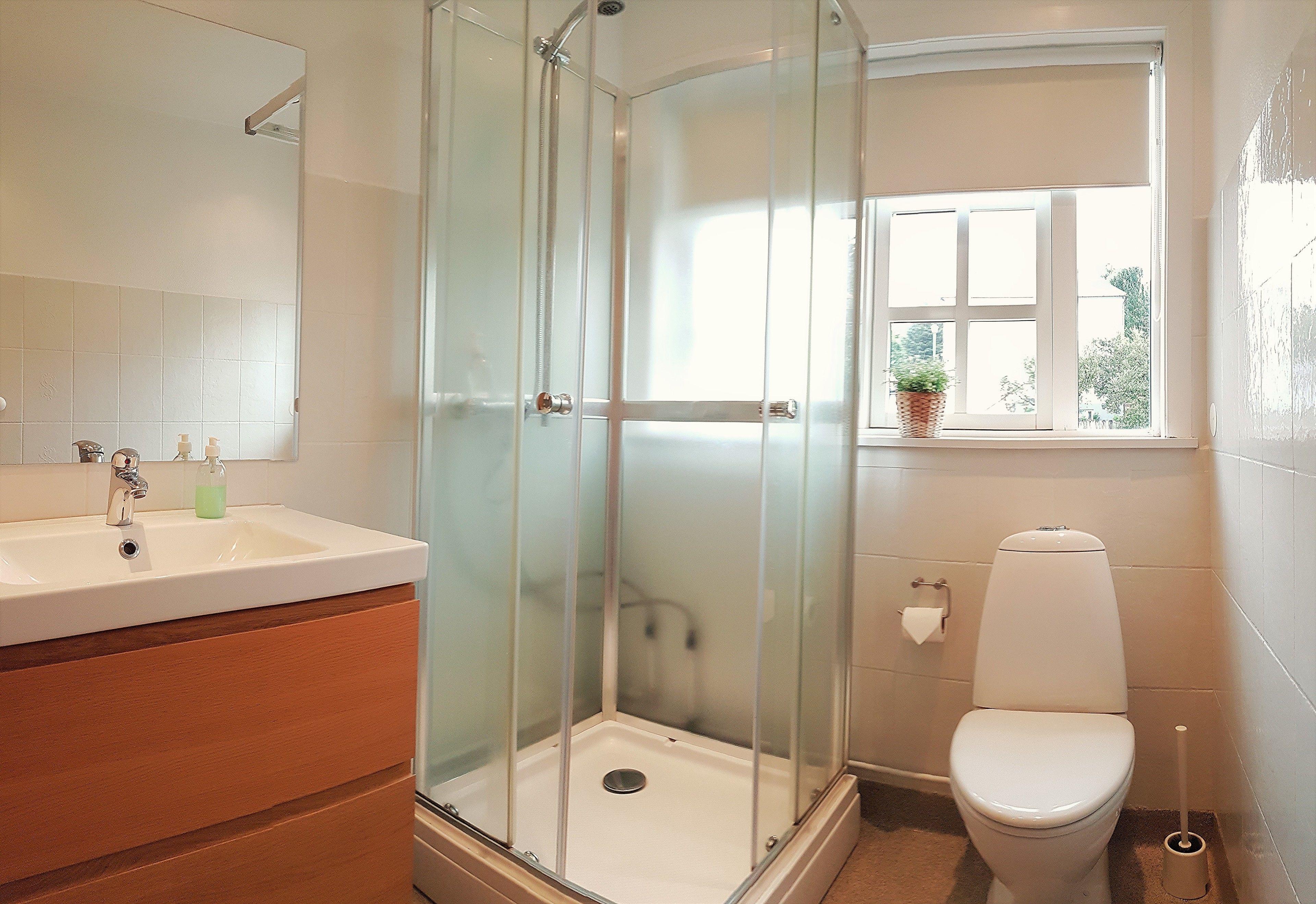 double or twin room, annex building | bathroom | shower, free toiletries, hair dryer, bathrobes