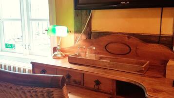 Standard Double or Twin Room | Desk, blackout drapes, free cribs/infant beds, free WiFi