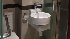 Phòng 2 giường đơn Deluxe, 2 giường đơn | Buồng tắm vòi sen