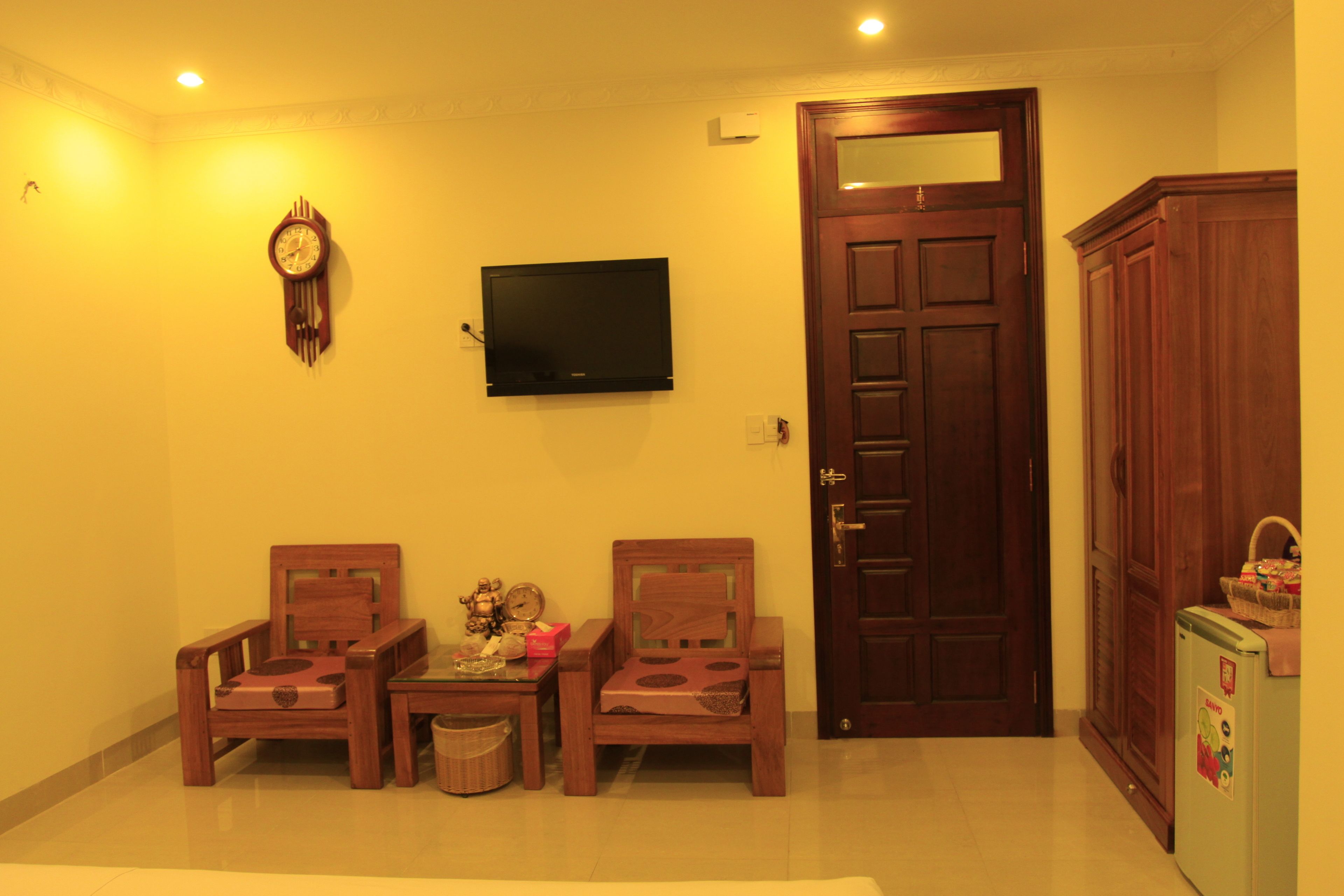 Phòng đôi Superior, 1 giường cỡ king, quang cảnh hồ | Minibar, két bảo mật tại phòng, bàn, màn/rèm cản sáng 