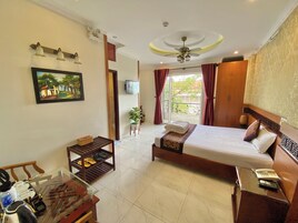 Quarto casal premium | Frigobar, cofres nos quartos, escrivaninha