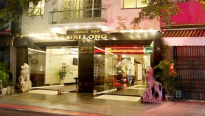 A multi-story hotel with a prominent sign reading "DAILONG Hotel". - Dai Long Hotel (Da Nang)