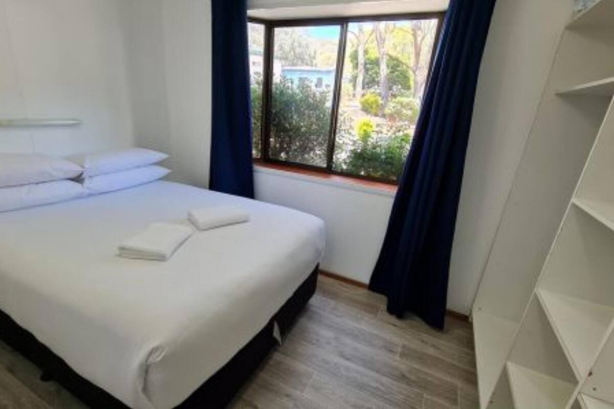 스탠다드 캐빈 (Sleeps 4 - Pet Friendly) | 다리미/다리미판, 무료 유아용 침대, 무료 WiFi, 침대 시트