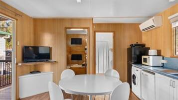 Superior Cottage | In-room dining