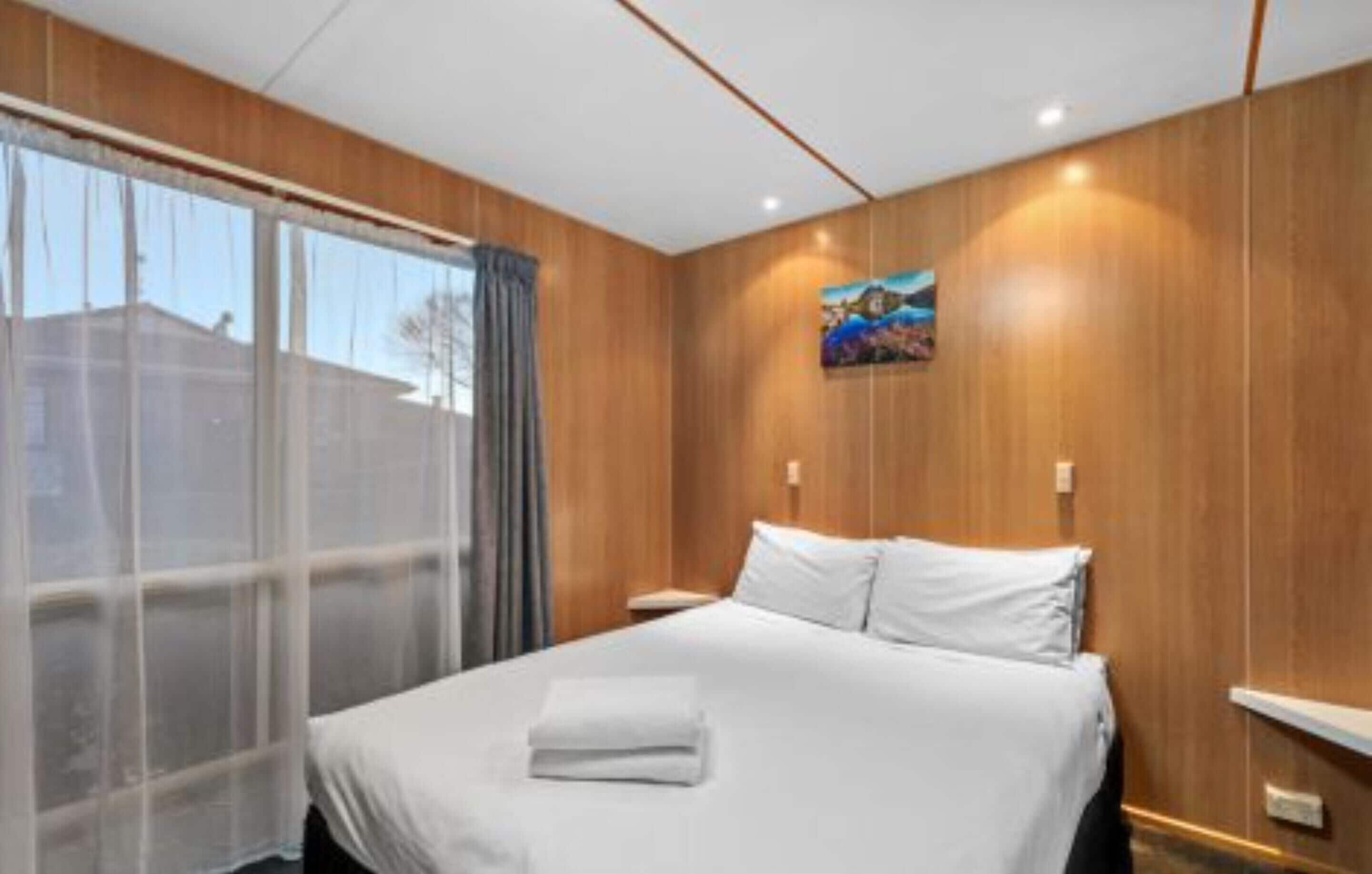 高級小屋 | 熨斗/熨衣板、床單