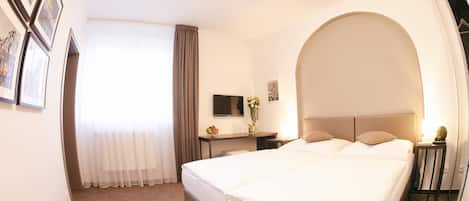 Egyptian cotton sheets, premium bedding, in-room safe