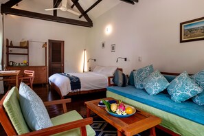 豪華雙人房, 1 張特大雙人床, 非吸煙房, 花園景 | 客廳